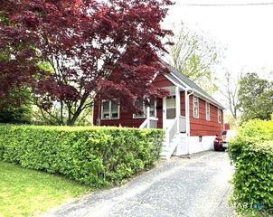 33 Victory Avenue, Bridgeport, CT 06606