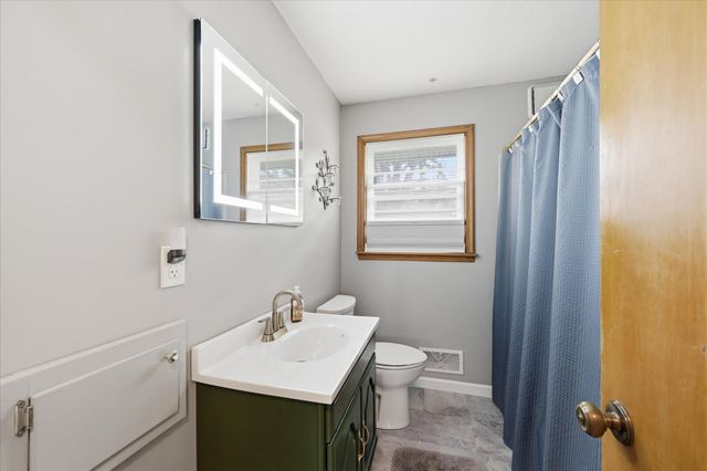 1209 Vincent Place, Chaska, MN 55318