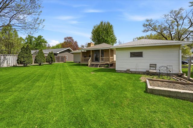 1209 Vincent Place, Chaska, MN 55318