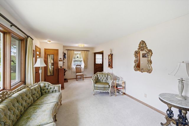 1209 Vincent Place, Chaska, MN 55318