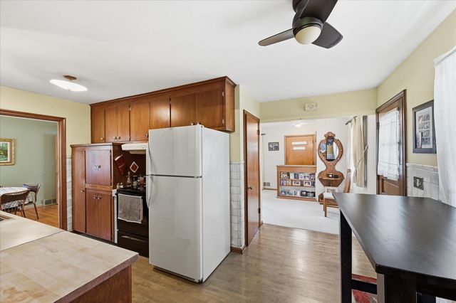 1209 Vincent Place, Chaska, MN 55318