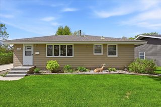 1209 Vincent Place, Chaska, MN 55318