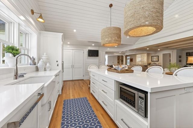 30 Spring Street, Hingham, MA 02043