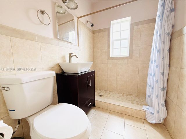 555 SW 16th Avenue 11, Miami, FL 33135