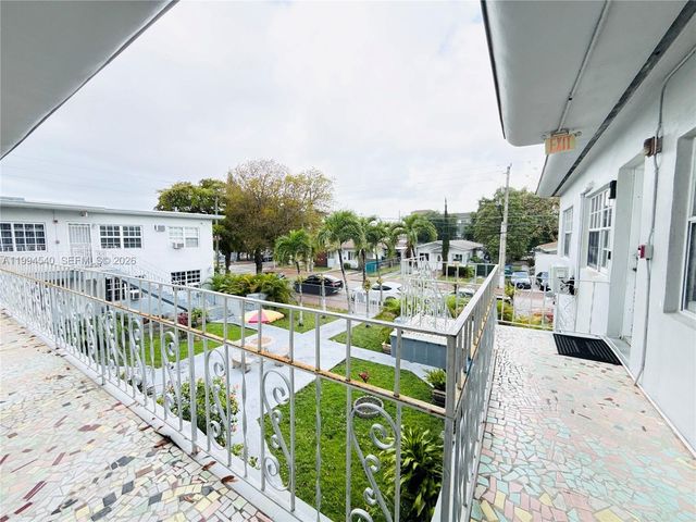 555 SW 16th Avenue 11, Miami, FL 33135