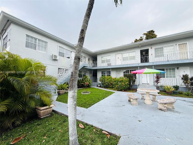 555 SW 16th Avenue 11, Miami, FL 33135
