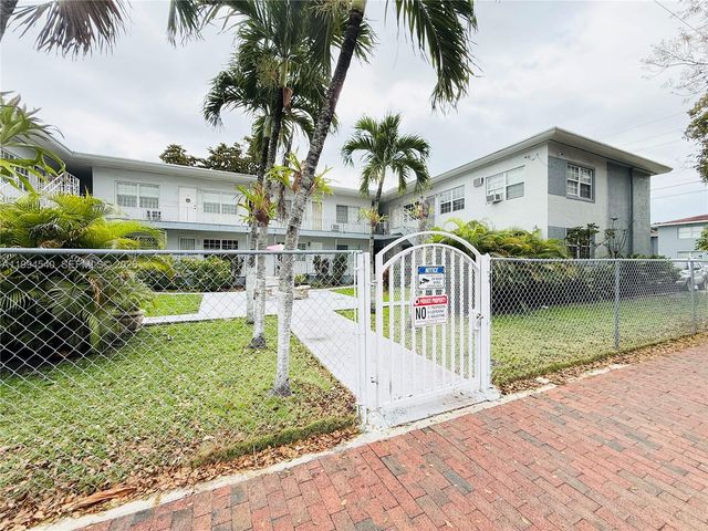 555 SW 16th Avenue 11, Miami, FL 33135