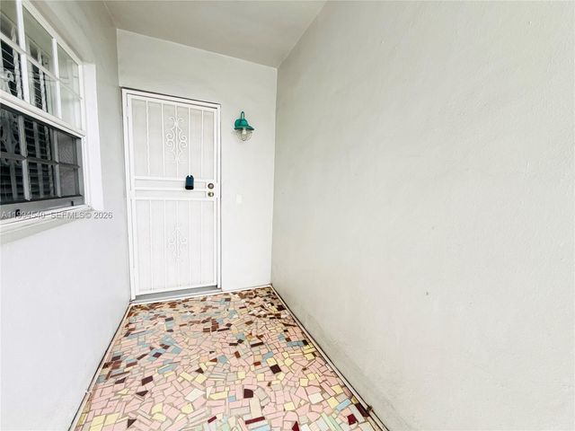 555 SW 16th Avenue 11, Miami, FL 33135