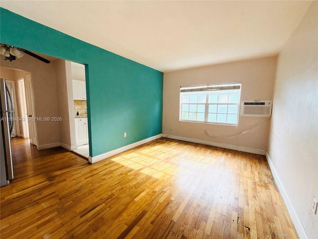 555 SW 16th Avenue 11, Miami, FL 33135