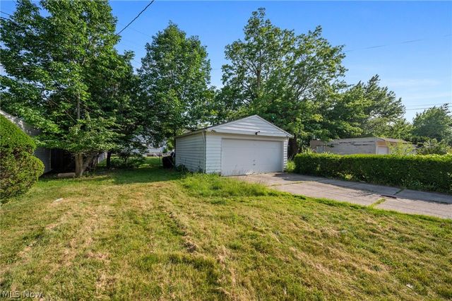 26900 Forestview Avenue, Euclid, OH 44132