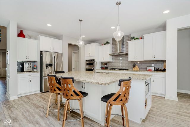 9587 Summerton Drive, Fishers, IN 46037