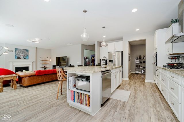 9587 Summerton Drive, Fishers, IN 46037