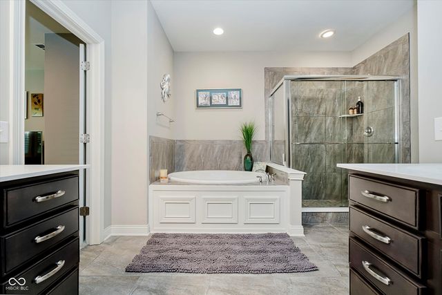 9587 Summerton Drive, Fishers, IN 46037