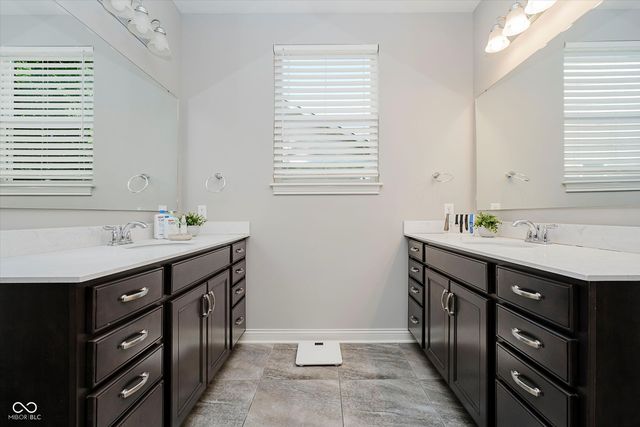 9587 Summerton Drive, Fishers, IN 46037