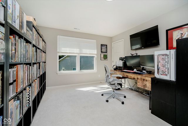 9587 Summerton Drive, Fishers, IN 46037