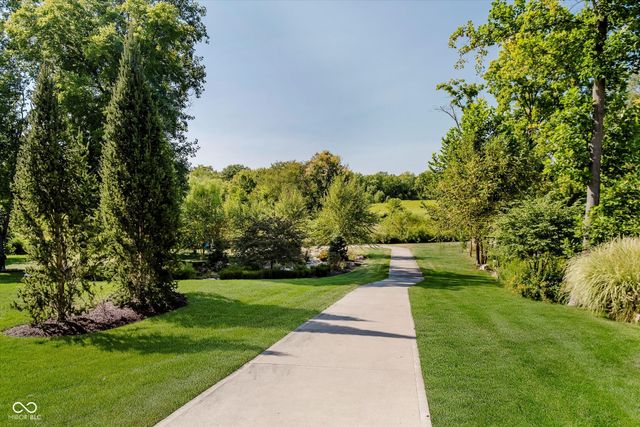 9587 Summerton Drive, Fishers, IN 46037