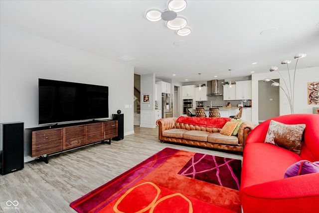 9587 Summerton Drive, Fishers, IN 46037