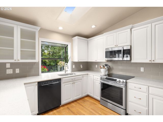 1662 FIRCREST Dr, Lake Oswego, OR 97034