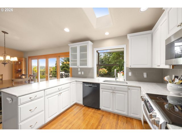 1662 FIRCREST Dr, Lake Oswego, OR 97034