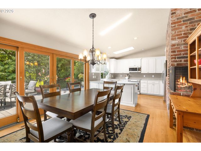 1662 FIRCREST Dr, Lake Oswego, OR 97034