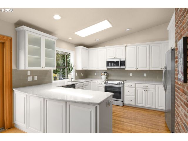 1662 FIRCREST Dr, Lake Oswego, OR 97034