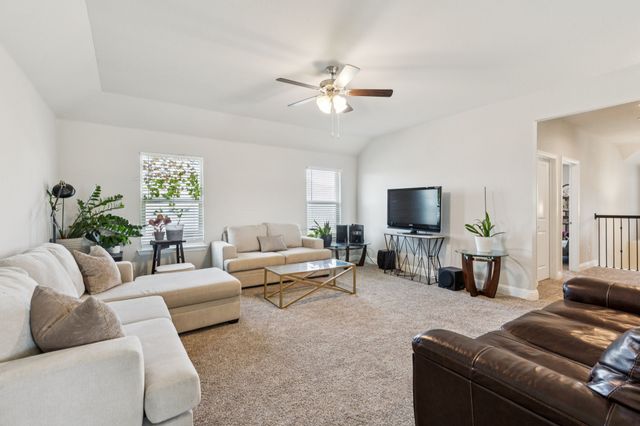 622 Summer Grove Drive, Midlothian, TX 76065