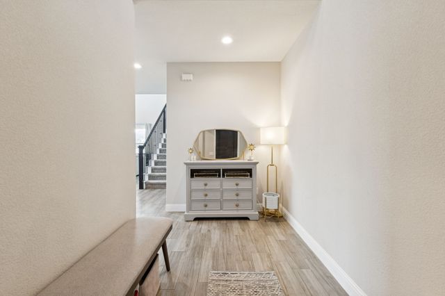 622 Summer Grove Drive, Midlothian, TX 76065