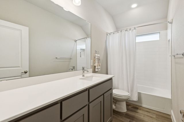 622 Summer Grove Drive, Midlothian, TX 76065