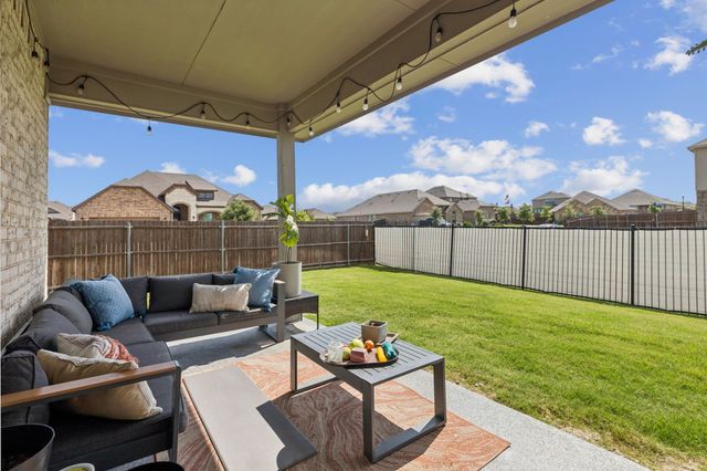 622 Summer Grove Drive, Midlothian, TX 76065