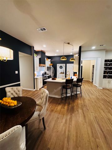 709 Hollingsworth Lane, Red Oak, TX 75154
