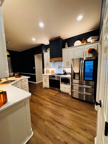 709 Hollingsworth Lane, Red Oak, TX 75154