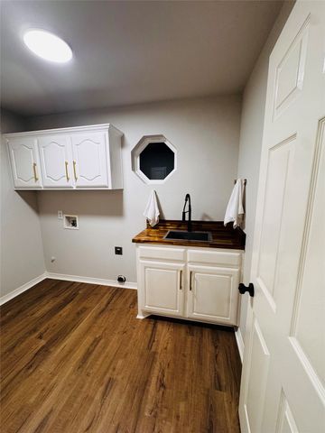 709 Hollingsworth Lane, Red Oak, TX 75154