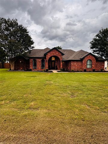 709 Hollingsworth Lane, Red Oak, TX 75154