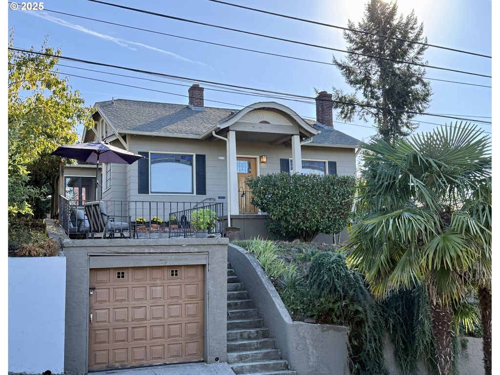 4216 Ne 18TH Ave, Portland, OR 97211