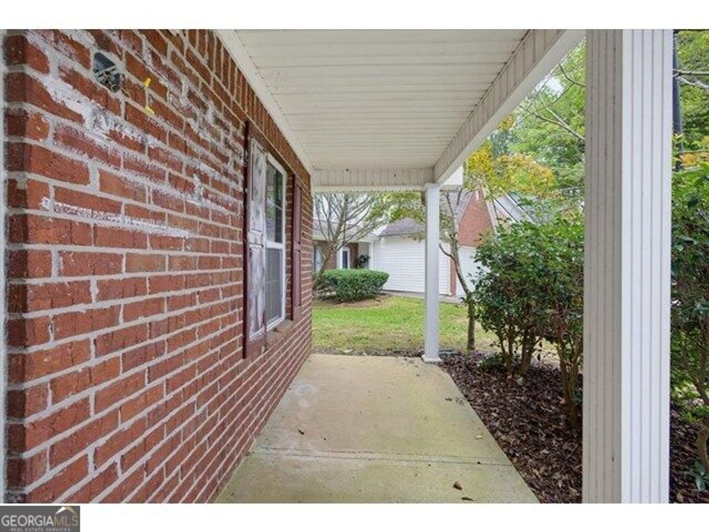 4425 Chestnut Lake Avenue, Lithonia, GA 30038 — photo 3