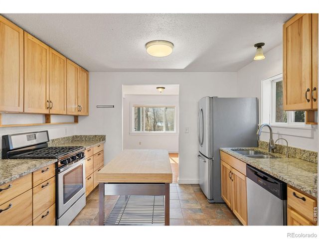 240 Main Street, Lyons, CO 80540