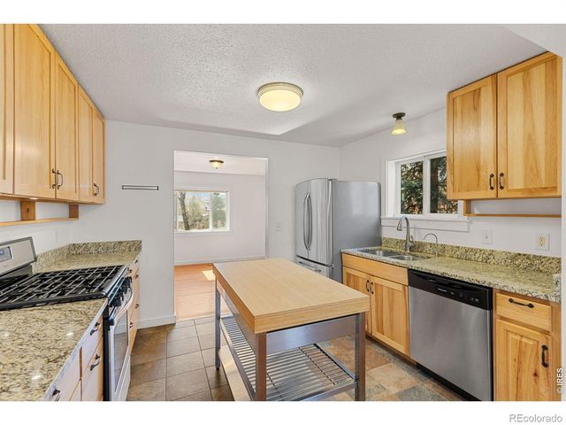 240 Main Street, Lyons, CO 80540