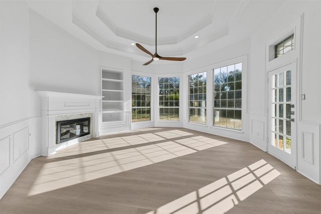 401 Leigh Court, Highland Village, TX 75077