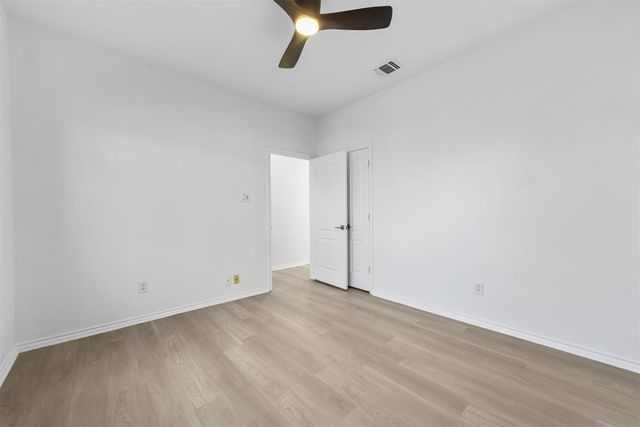 401 Leigh Court, Highland Village, TX 75077