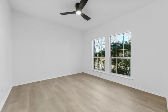 401 Leigh Court, Highland Village, TX 75077