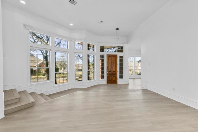 401 Leigh Court, Highland Village, TX 75077