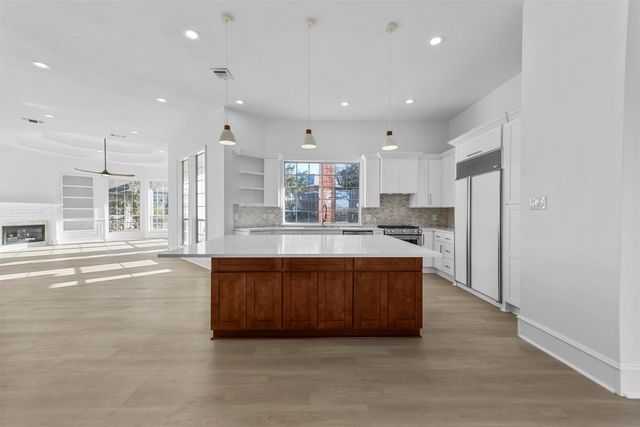 401 Leigh Court, Highland Village, TX 75077