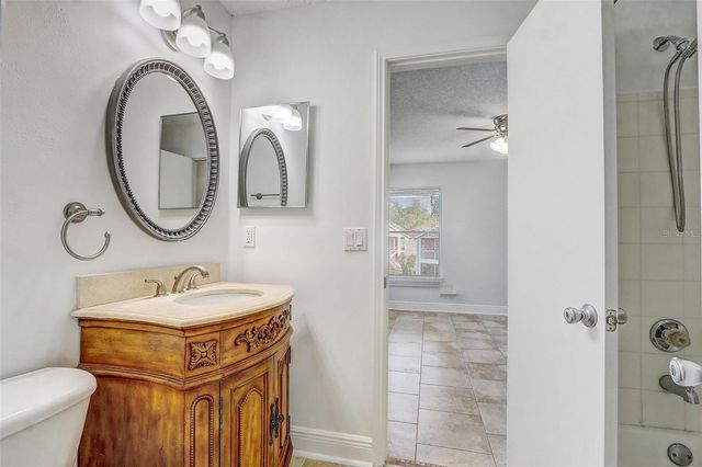 708 SECRET HARBOR UNIT 204 LANE 204, Lake Mary, FL 32746