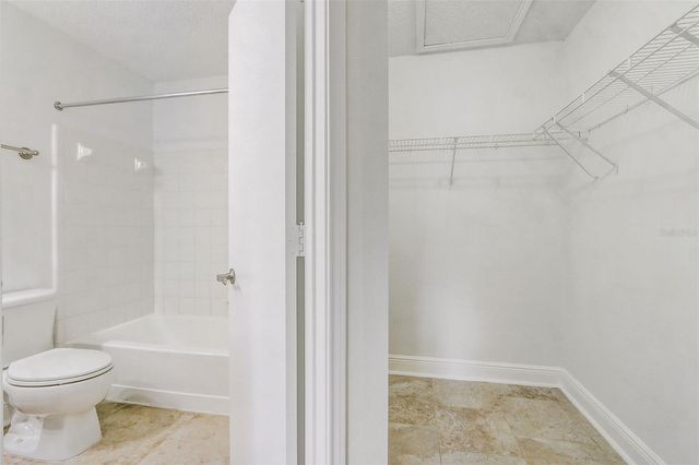 708 SECRET HARBOR UNIT 204 LANE 204, Lake Mary, FL 32746