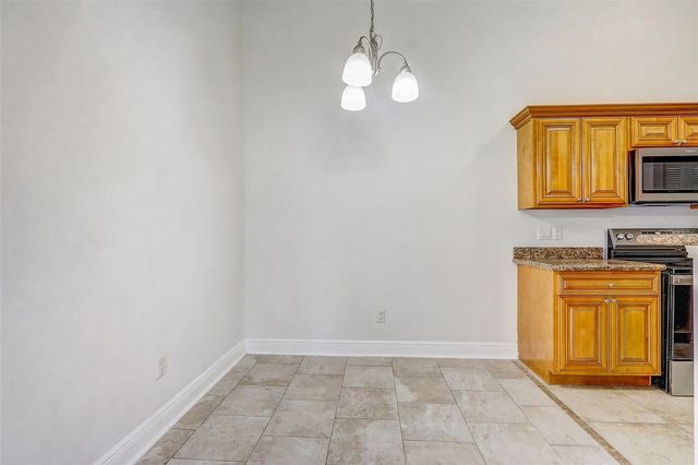 708 SECRET HARBOR UNIT 204 LANE 204, Lake Mary, FL 32746