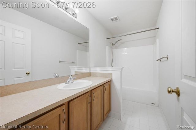 5741 Bingham Drive, Commerce Charter Township, MI 48382