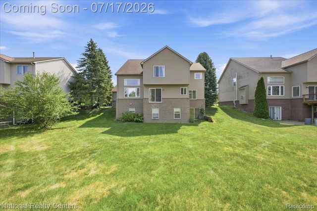 5741 Bingham Drive, Commerce Charter Township, MI 48382