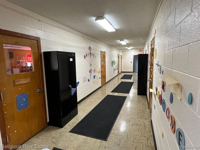 18700 Joy Road, Detroit, MI 48228