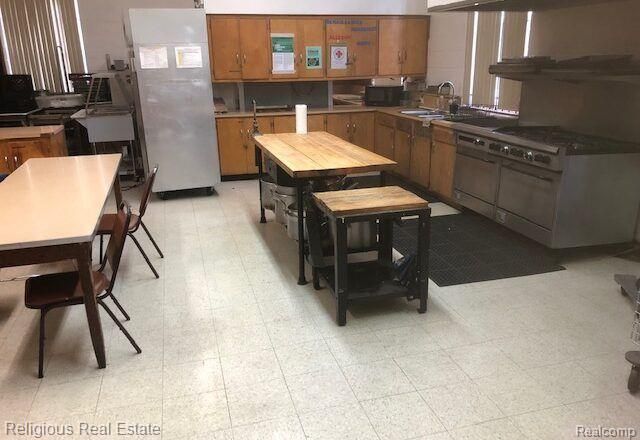 18700 Joy Road, Detroit, MI 48228