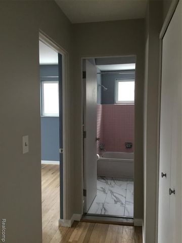 4820 Briarwood Avenue 4, Royal Oak, MI 48073